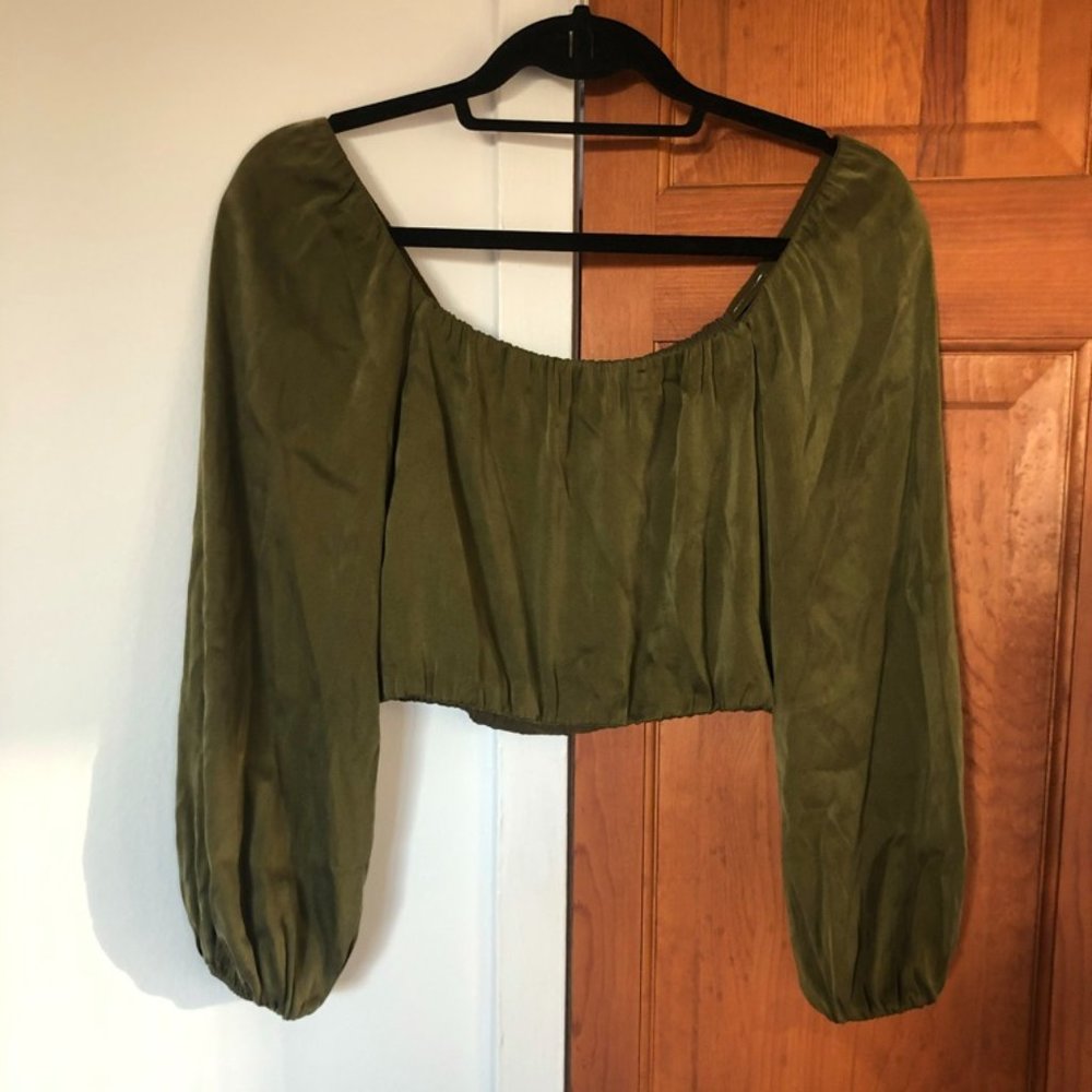 New With Tags - Alice + Olivia Silk Olive Green Crop Long Sleeve Top (Size S)